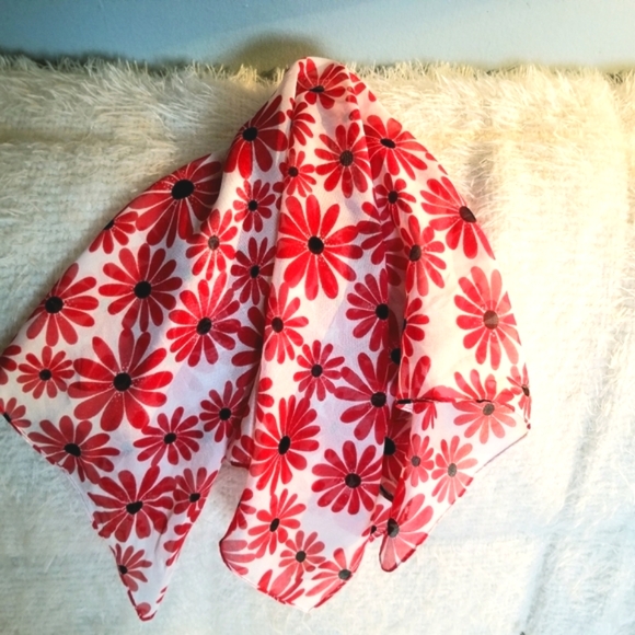 Red Daisy Women's Handkerchief Handbag Accessory Dainty Scarf - Picture 3 of 7
